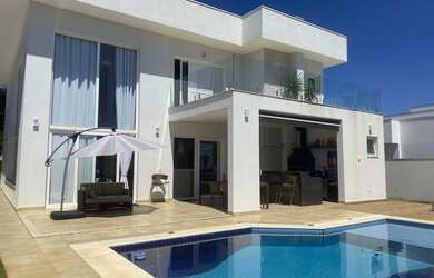 Imagem: A casa em condomínio possui 3 Dormitórios, 5 Banheiros, 4