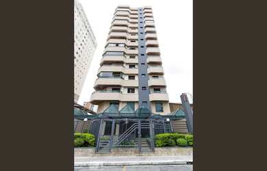 Imagem: O apartamento possui 3 Dormitórios, 1 Banheiro, 2 Vagas na