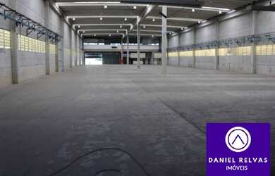 Imagem: O depósito possui 5 Vagas na garagem e 4308m² de Área e está