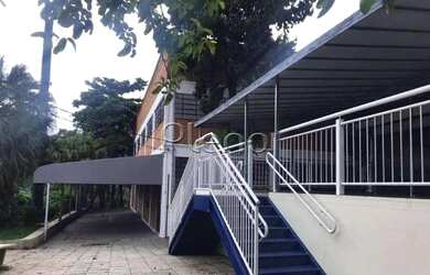 Imagem: O depósito possui 2.225m² de Área e está localizado em