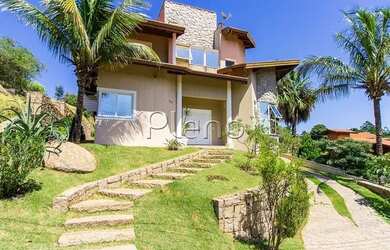 Imagem: A casa possui 4 Dormitórios, 1 Banheiro, 368m² de Área e