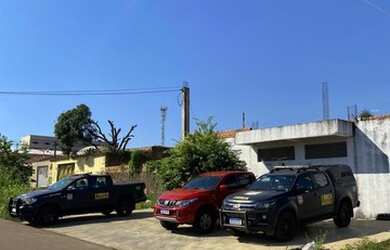 Imagem: A casa possui 3 Dormitórios, 3 Banheiros, 3 Vagas na garagem
