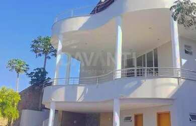 Imagem: A casa em condomínio possui 4 Dormitórios, 5 Banheiros, 4