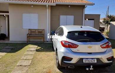 Imagem: A casa em condomínio possui 2 Dormitórios, 1 Banheiro, 2 Vagas