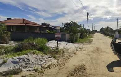 Imagem: O terreno possui 600m² de Área e está localizado em Prado