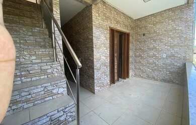 Imagem: A casa possui 4 Dormitórios, 4 Banheiros, 1 Vaga na garagem