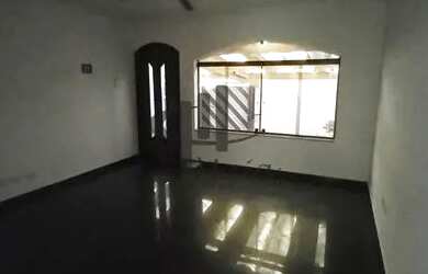 Imagem: A casa possui 2 Dormitórios, 2 Banheiros, 5 Vagas na garagem