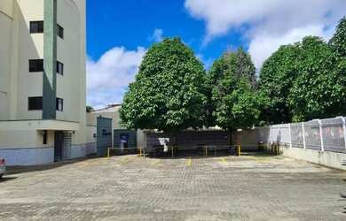 Imagem: O apartamento possui 1 Dormitório, 1 Banheiro, 1 Vaga na garagem