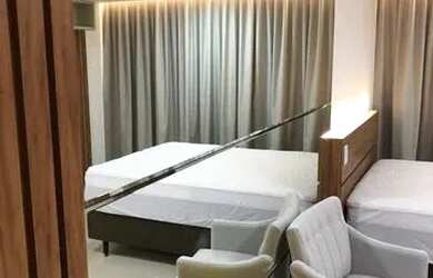 Imagem: O apartamento possui 1 Dormitório, 1 Banheiro, 1 Vaga na garagem