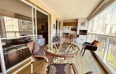 Imagem: O apartamento possui 4 Dormitórios, 5 Banheiros, 2 Vagas na