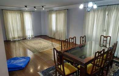 Imagem: O apartamento possui 4 Dormitórios, 5 Banheiros, 3 Vagas na