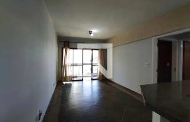 Imagem: O apartamento possui 1 Dormitório, 1 Banheiro, 1 Vaga na garagem