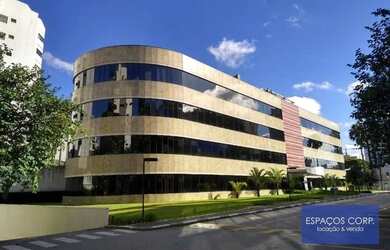 Imagem: O depósito possui 5 Vagas na garagem e 551m² de Área e está