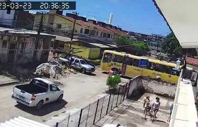 Imagem: A casa possui 2 Dormitórios, 1 Banheiro, 1 Vaga na garagem