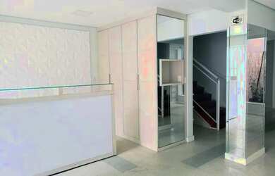 Imagem: O depósito possui 2 Vagas na garagem, 200m² de Área e está