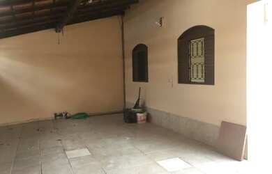 Imagem: A casa possui 2 Dormitórios, 1 Banheiro, 5 Vagas na garagem