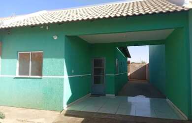 Imagem: A casa possui 2 Dormitórios, 1 Banheiro, 4 Vagas na garagem