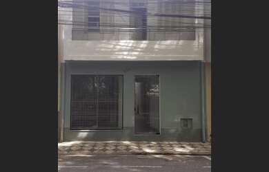 Imagem: A casa possui 3 Dormitórios, 3 Banheiros, 174m² de Área e