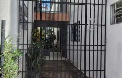 Imagem: O apartamento possui 2 Dormitórios, 1 Banheiro e está localizado