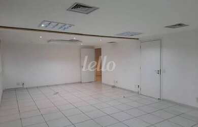 Imagem: O depósito possui 1 Vaga na garagem, 102m² de Área e está