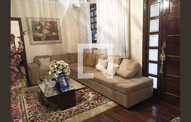 Imagem: A casa possui 5 Dormitórios, 4 Banheiros, 5 Vagas na garagem