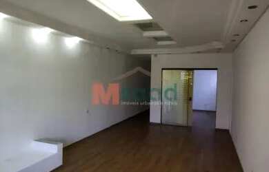 Imagem: A casa possui 4 Dormitórios, 5 Banheiros, 4 Vagas na garagem