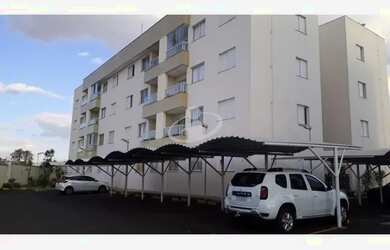 Imagem: O apartamento possui 2 Dormitórios, 1 Banheiro, 1 Vaga na garagem