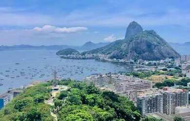 Imagem: O apartamento possui 4 Dormitórios, 5 Banheiros, 2 Vagas na