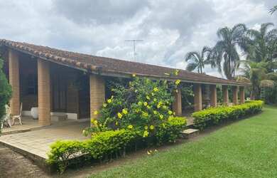 Imagem 1: Condomínio fechado. Piscina, Churrasqueira, 5.000m² de Áreae3 Banheiros