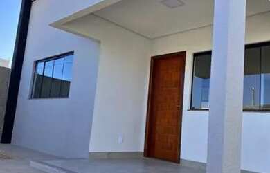 Imagem: A casa possui 2 Dormitórios, 1 Banheiro, Varanda e está localizado