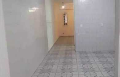 Imagem: A casa possui 3 Dormitórios, 1 Banheiro e está localizado