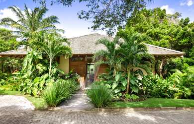 Imagem: A casa em condomínio possui 2 Dormitórios, 3 Banheiros, 136m²