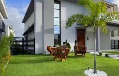 Imagem: A casa em condomínio possui 3 Dormitórios, 1 Banheiro, 4 Vagas