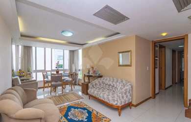 Imagem: O apartamento na cobertura possui 3 Dormitórios, 2 Banheiros