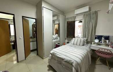 Imagem: A casa em condomínio possui 3 Dormitórios, 2 Banheiros, 2