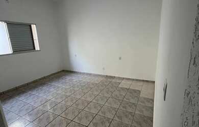 Imagem 6: ALUGO LINDA CASA. Varanda, 180m² de Área, 4 Vagas na garageme3 Dormitórios