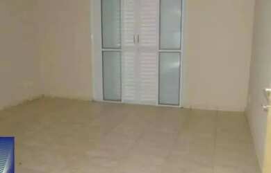 Imagem: O depósito possui 2 Vagas na garagem, 247m² de Área e está