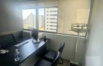 Imagem 9: Sala Comercial com 2 banheiros, 1 copa e 1 recepção em área nobre -...