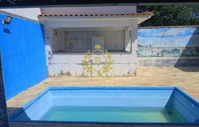 Imagem: A casa possui 2 Dormitórios, 2 Banheiros, 2 Vagas na garagem