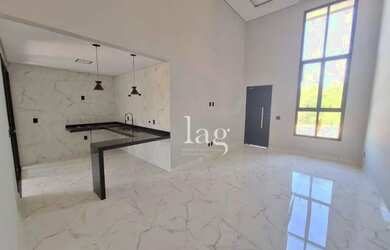 Imagem: A casa em condomínio possui 3 Dormitórios, 4 Banheiros, 4