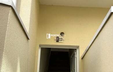 Imagem: A casa possui 2 Dormitórios, 1 Banheiro, 1 Vaga na garagem