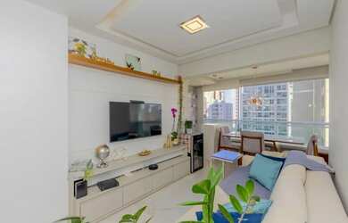 Imagem: O apartamento possui 2 Dormitórios, 2 Banheiros, 2 Vagas na