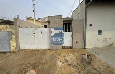 Imagem: A casa possui 2 Dormitórios, 1 Banheiro, 1 Vaga na garagem