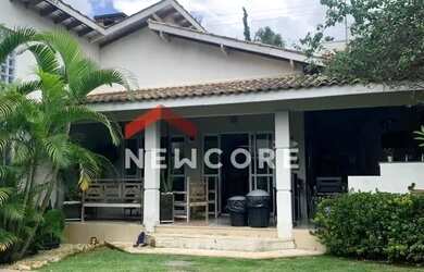 Imagem: A casa em condomínio possui 5 Dormitórios, 4 Banheiros, 5