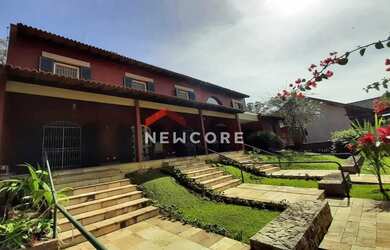 Imagem: A casa em condomínio possui 5 Dormitórios, 5 Banheiros, 4