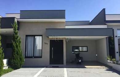 Imagem: A casa em condomínio possui 3 Dormitórios, 1 Banheiro, 3 Vagas