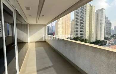 Imagem: O depósito possui 4 Vagas na garagem, 192m² de Área e está