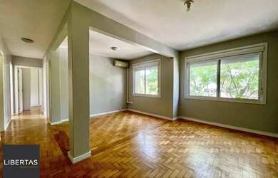 Imagem: O apartamento possui 3 Dormitórios, 2 Banheiros, 1 Vaga na