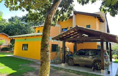 Imagem: Sobrado com 341 M² de área construída, terreno de 2.148 M²