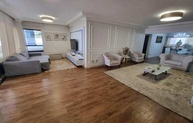 Imagem: O apartamento possui 4 Dormitórios, 5 Banheiros, 3 Vagas na